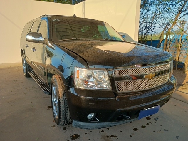 SUBURBAN 1500 2011