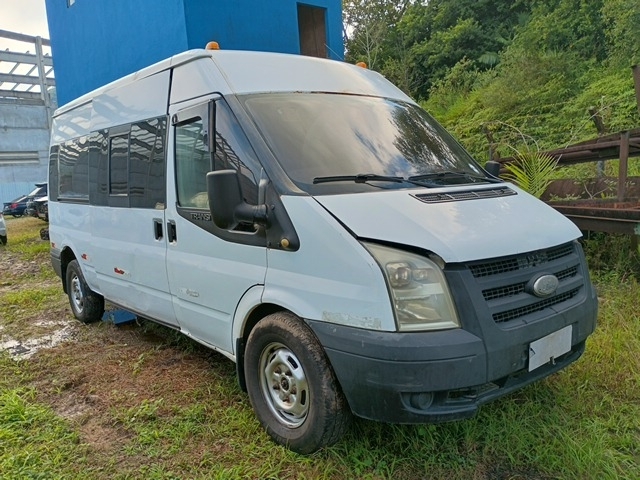 TRANSIT 350L BUS 2010