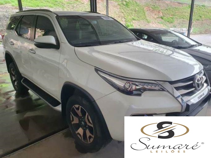 TOYOTA HILUX SW4 2019