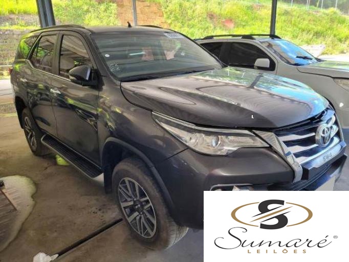 TOYOTA HILUX SW4 2019