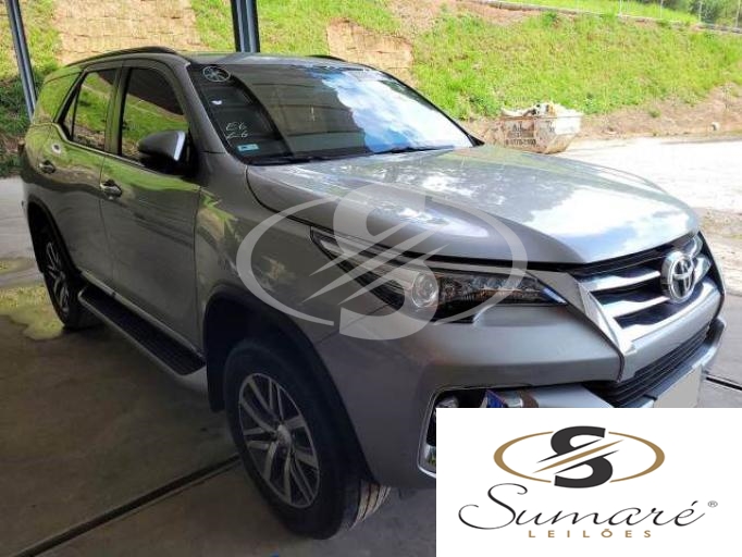 TOYOTA HILUX SW4 2017